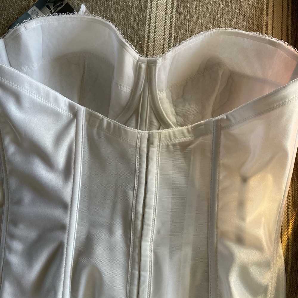 Davids Bridal Dominique Torsolette 36D NWT